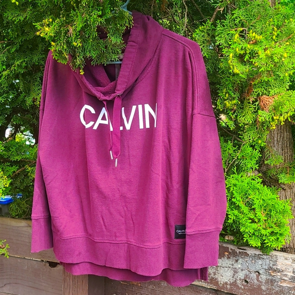~* SALE ITEM !! Calvin Klein sweatshirt - Picture 1 of 4